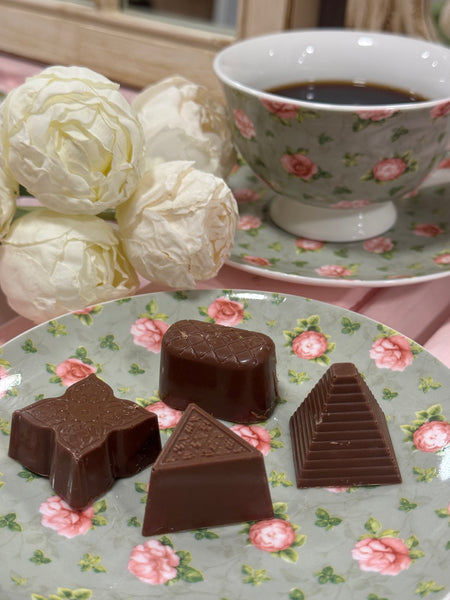 100g Caramel with salted biscuit crunch in milk chocolate