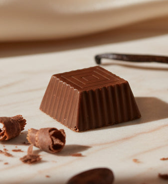 100g Caramel and vanilla in milk chocolate